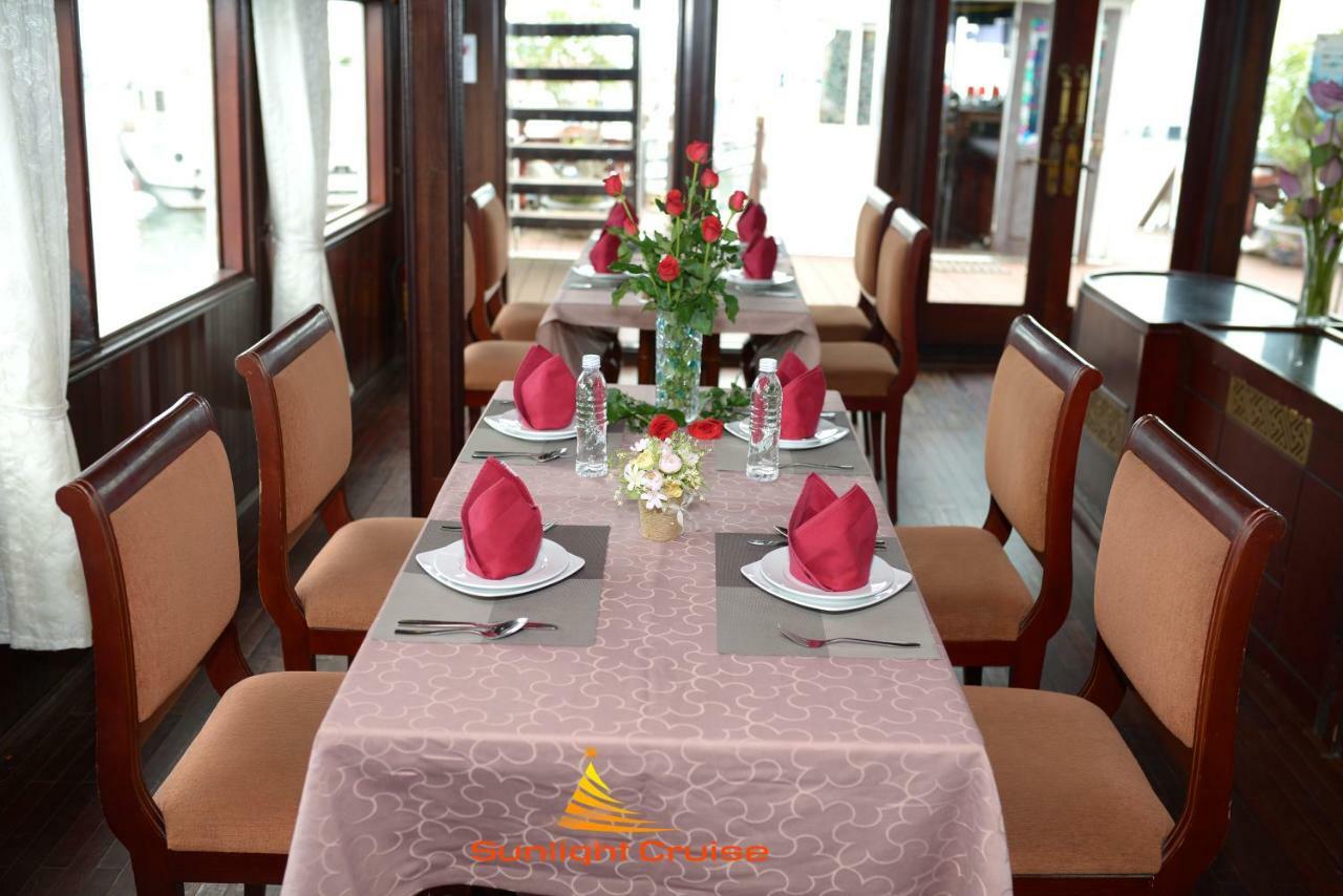 Hotel Legend Cruise Hạ Long Exterior foto